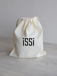 riidest-kinkekott-kruusile-issi-sudamekestega Riidest kinkekott kruusile issi, tekst issi ja südamekesed i-täppide asemel.