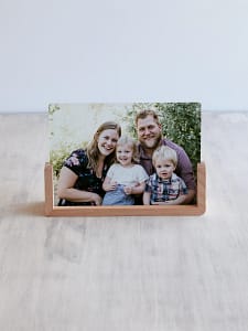personaalne fotoklaas puidust alusel 127x178mm horisontaalne perefotoga personaalne fotoklaas puidust alusel 127x178mm horisontaalne perefotoga