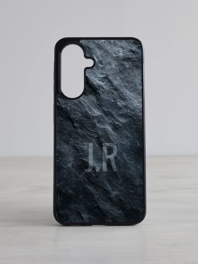 Must marmormustriga Samsung Galaxy kaas initsiaalidega personaliseeritud