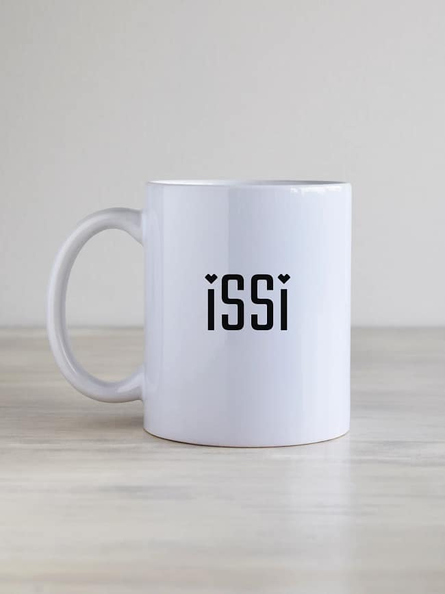 Personaliseeritav kruus "Issi" Valge 330ml klassikaline kruus tekstiga issi ja südamekestega.